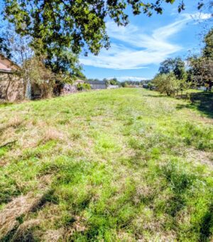 Terrain Eaunes de 2097 m² avec partie constructible de 1327 m² au calme