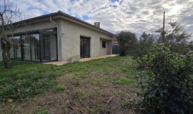 Eaunes, Maison Traditionnelle plain-pied T4 sur Terrain Clos d’environ 1100 m².