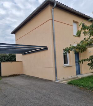 Eaunes, Maison Mitoyenne T3 à étage avec Jardin privatif