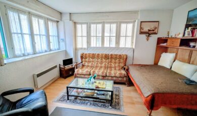 Saint Jean de Luz, 50 mètres de la page, Appartement a rénover de 30,80 m²