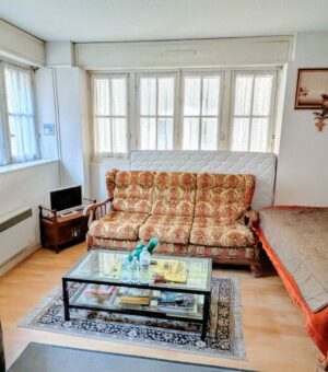 Saint Jean de Luz, 50 mètres de la page, Appartement a rénover de 30,80 m²