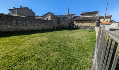 Martres Tolosane, Grange à transformer avec terrain constructible – 346 m² – Cœur de village