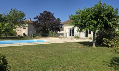 Eaunes, Charmante Maison Traditionnelle sur Terrain clos d’environ 1972 m2.