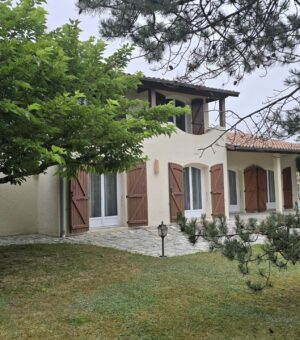Eaunes, charmante Maison Traditionnelle sur son Terrain clos divisible d&rsquo;environ 3 000 m².